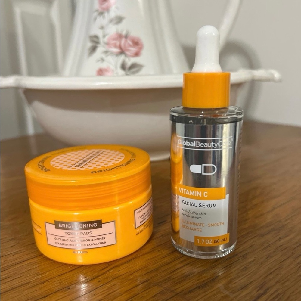 Vitamin C Facial Serum and Brightening Toner Pads